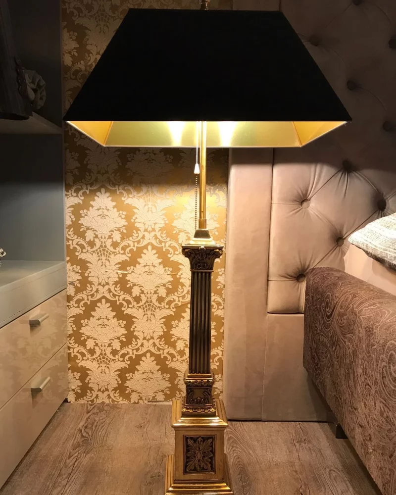 Lampenschirm eckig schwarz innen Gold