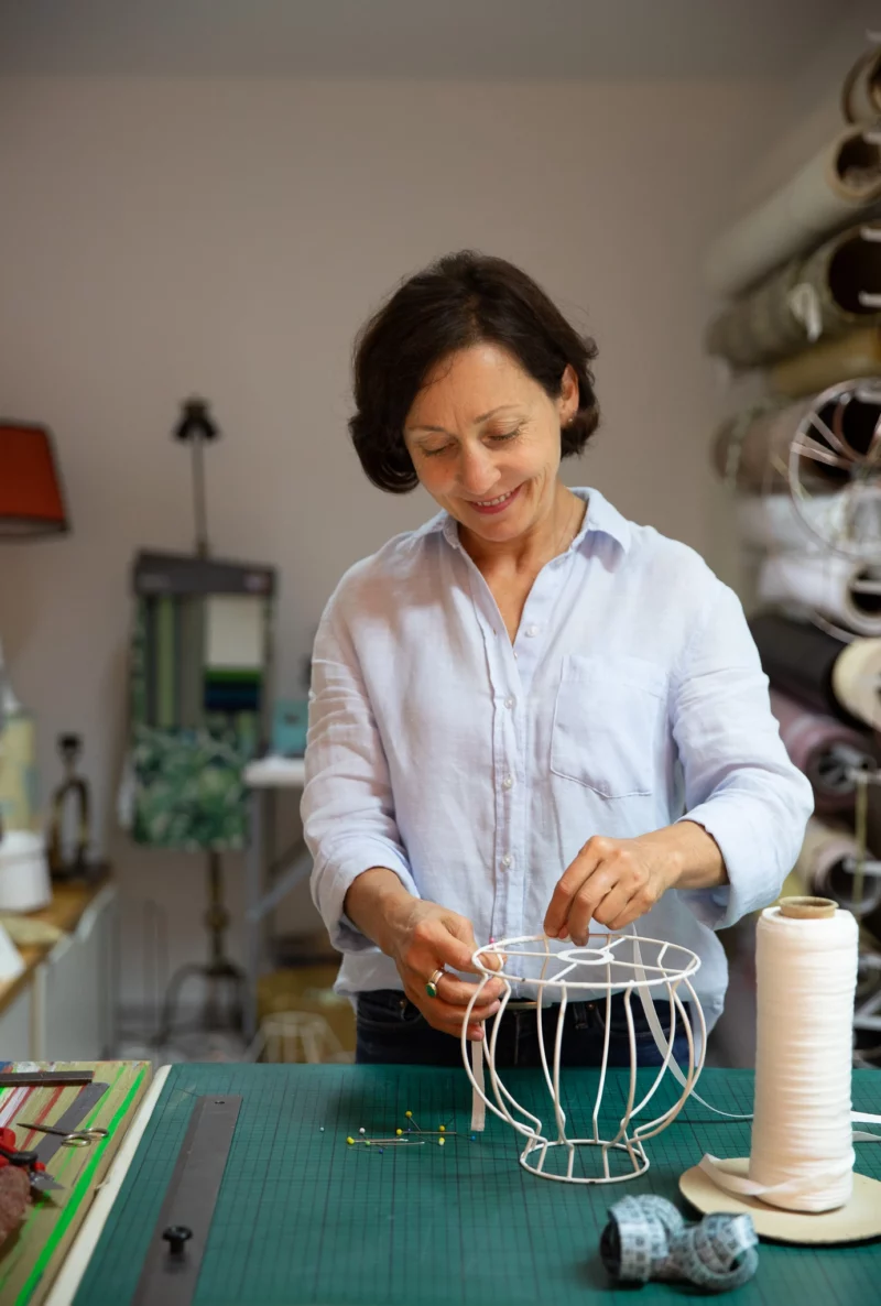 Marina Hummel in ihrer Werkstatt