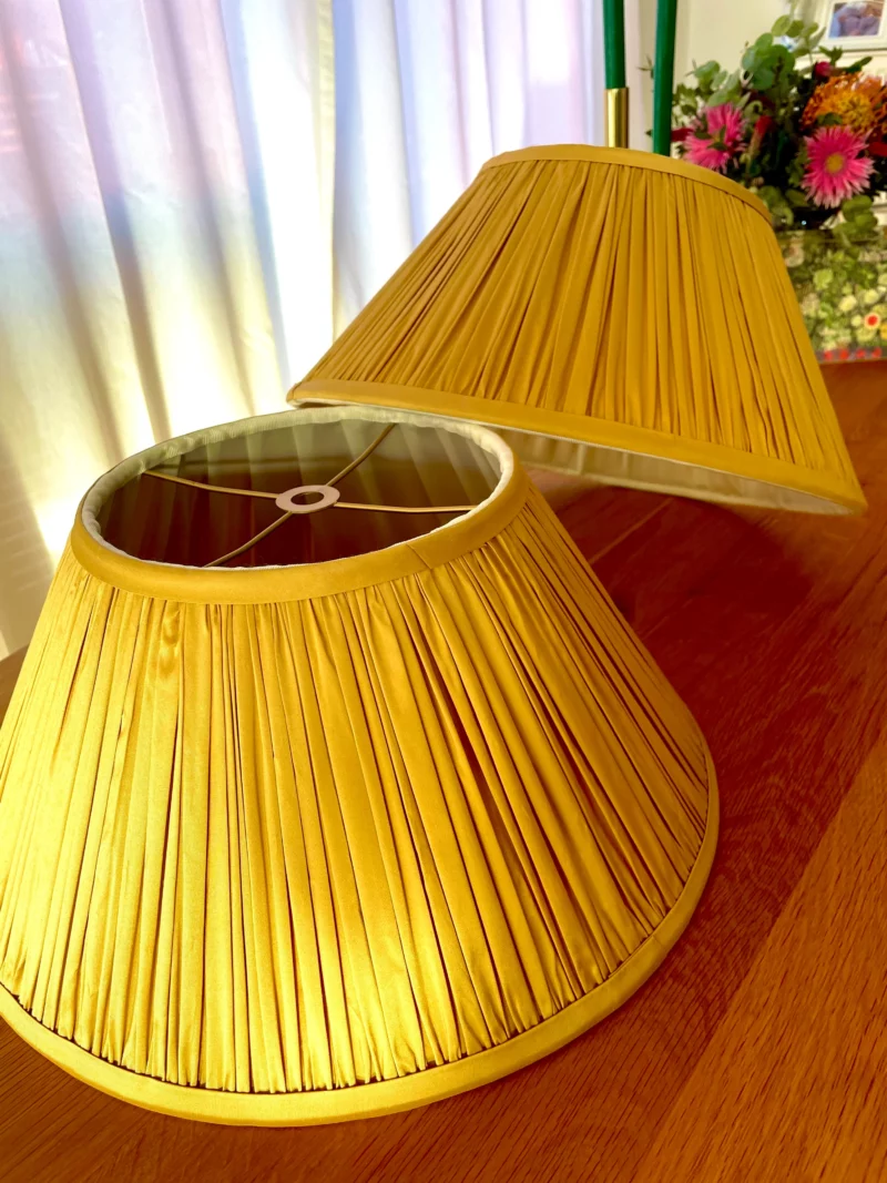 Lampenschirm Seide gelb genaeht